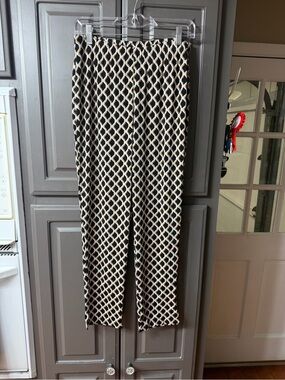 Chico’s Travelers Black and Cream Geometric Print Ankle Pants